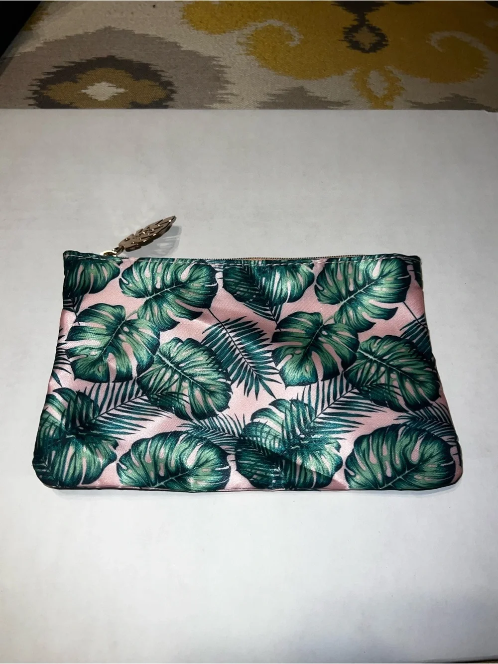 Tropical Leaf Print Zip Pouch - Pink & Green